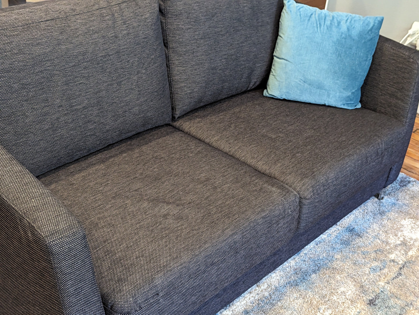 FLOOR SMAPLE Luonto Monika Full XL Loveseat Sleeper with Nest Mechanism