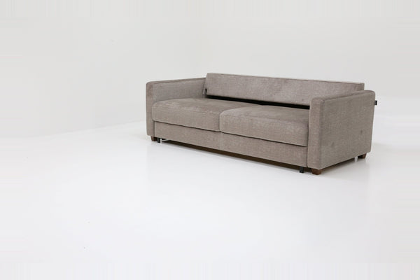 Sleeper: Fantasy · Size: King · Fabric: Glamour 04 · Leg: Walnut